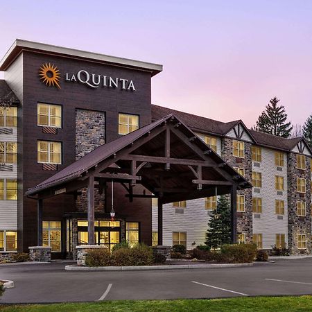 La Quinta Inn & Suites By Wyndham Lake George Kültér fotó