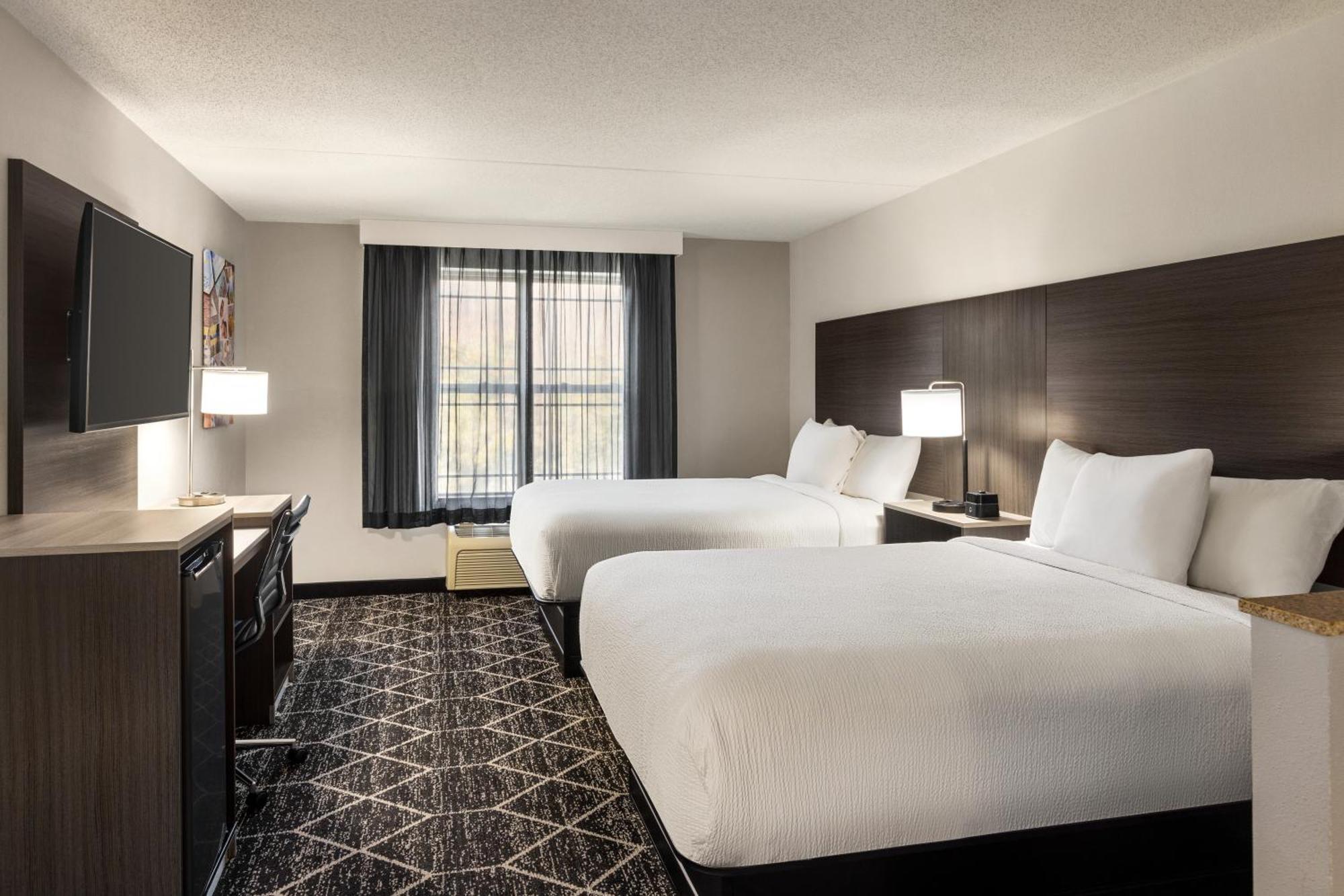 La Quinta Inn & Suites By Wyndham Lake George Kültér fotó