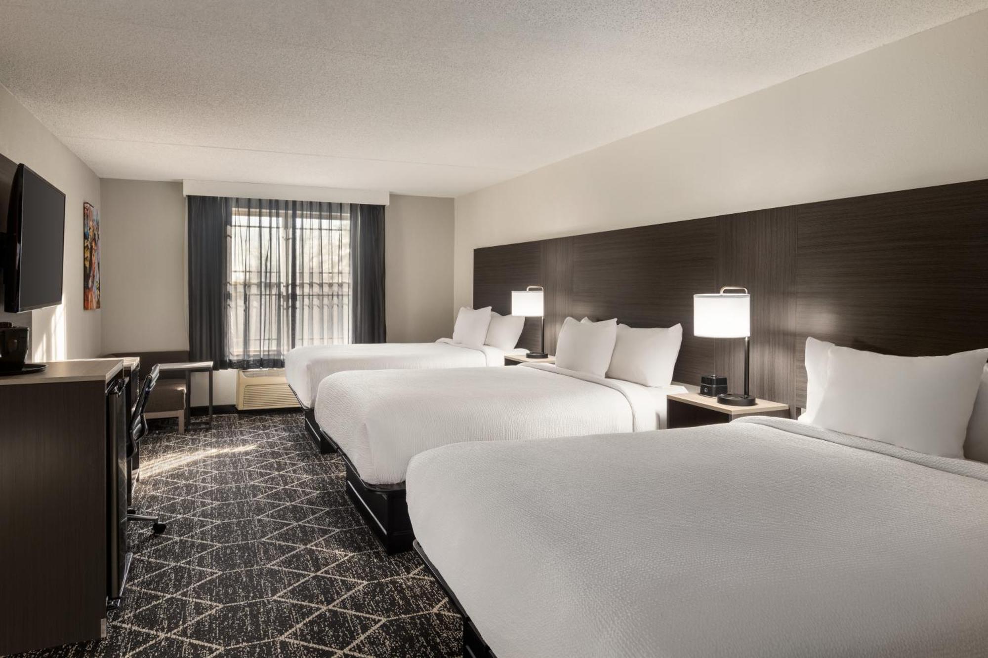 La Quinta Inn & Suites By Wyndham Lake George Kültér fotó