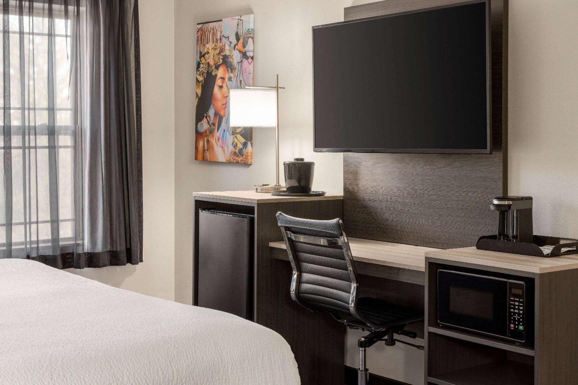 La Quinta Inn & Suites By Wyndham Lake George Kültér fotó